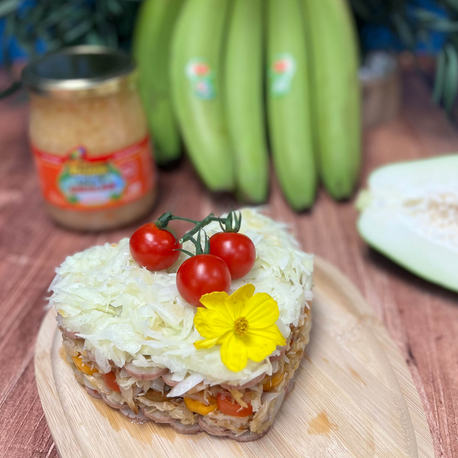 Mille-Feuille de bananes vertes et chiquetaille de morue à la sauce créoline