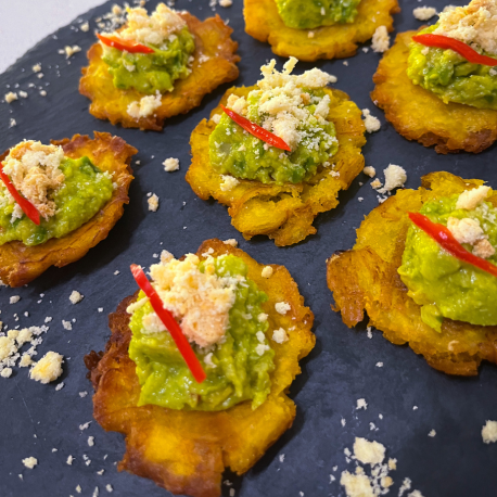 TOAST PÉYI AVOCAT OU GIRAUMON A LA SAUCE CRÉOLINE TOAST PÉYI AVOCAT OU GIRAUMON A LA SAUCE CRÉOLINE